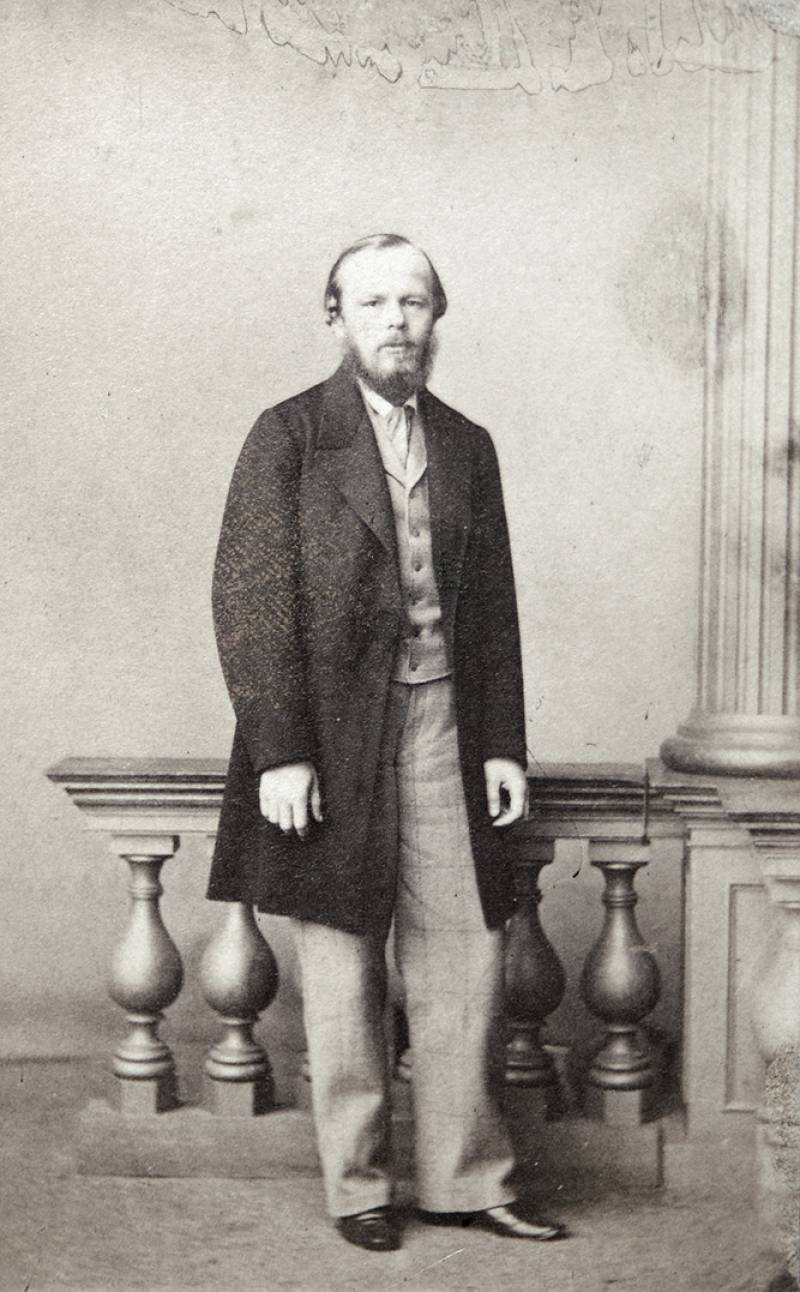 Dostoievski en 1861, el año en que aparece esta novela y arranca «Tiempo», la revista de los hermanos.